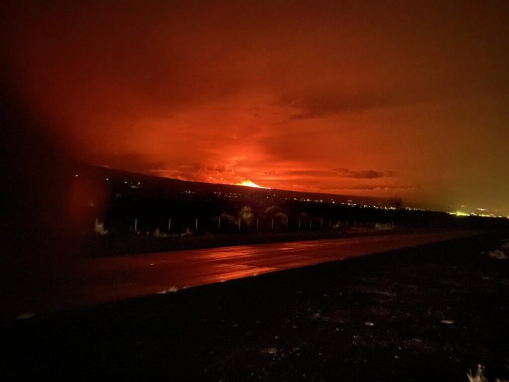 Hace erupción el volcán mas grande del mundo