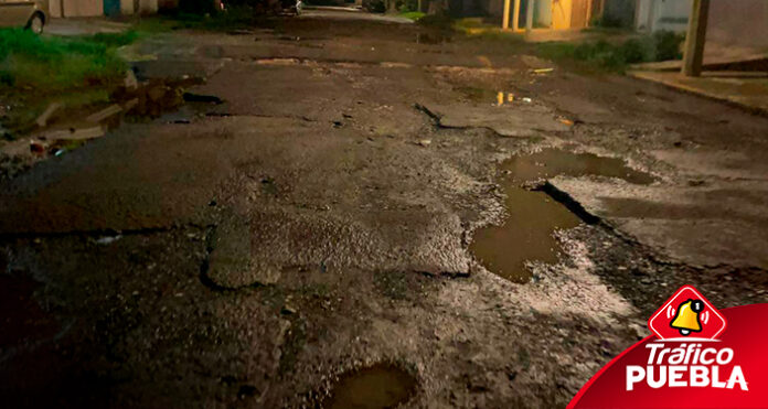 ¡Premio al abandono! La Avenida 22 Oriente totalmente destruida por los baches