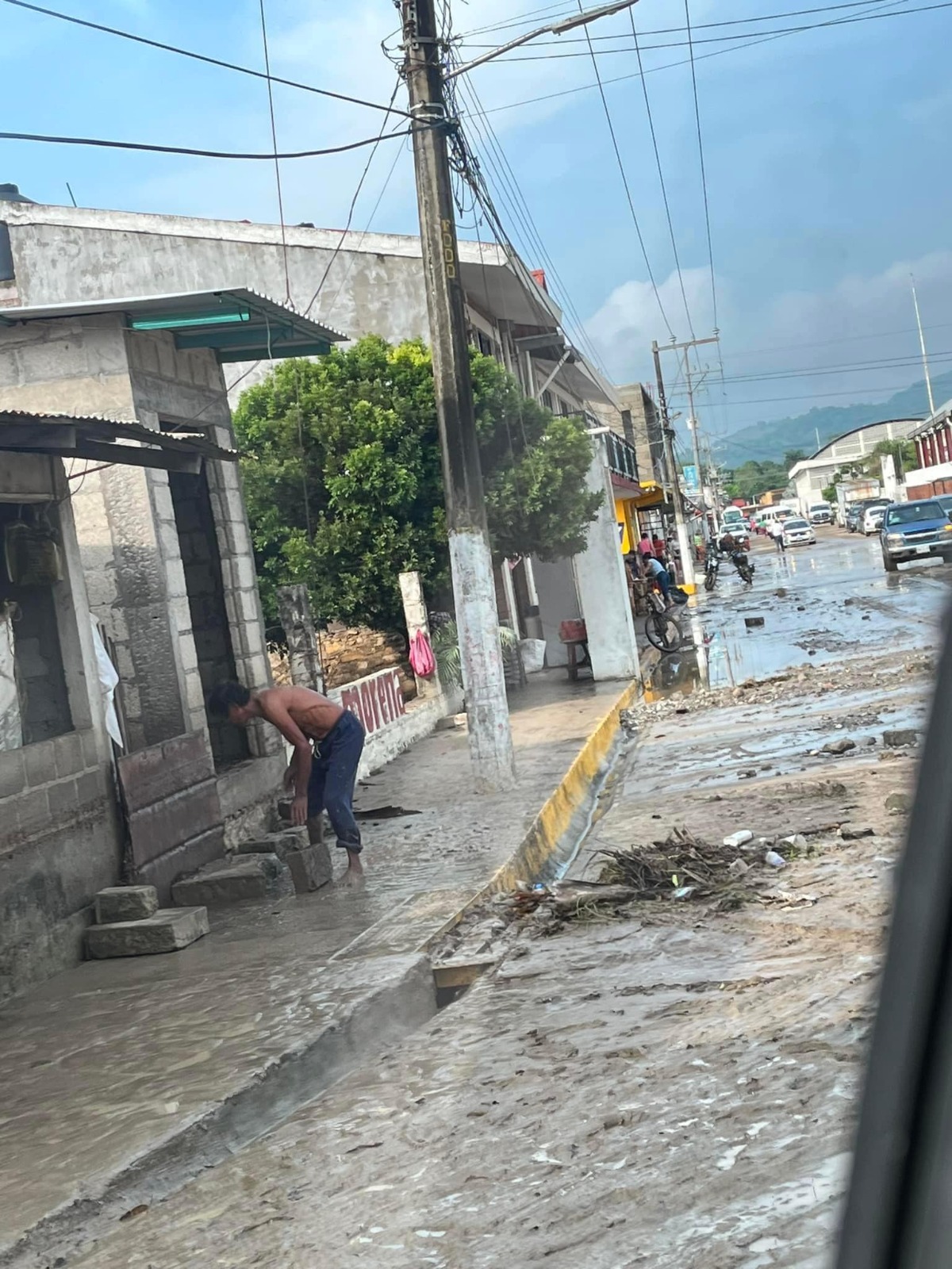 Desbordamiento en Venustiano Carranza