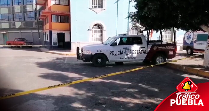 Ayer por la noche, un par de sujetos a bordo de una motocicleta, atacaron a balazos la presidencia municipal de San Felipe Teotlalcingo.