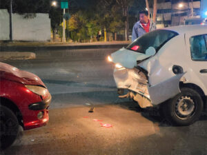 Choque por alcance deja grandes daños materiales