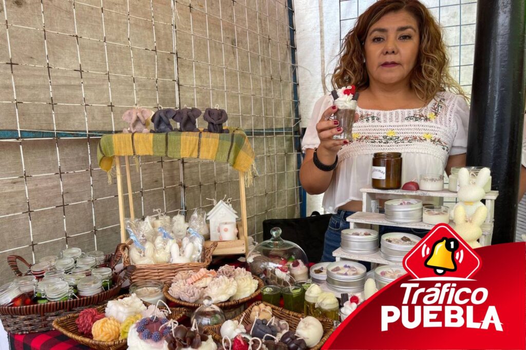 Angélica Torres Landeros pasó de hacer velas para recuerdos familiares a emprender todo un negocio de ceras con formas tan realistas que se antojan comérselas