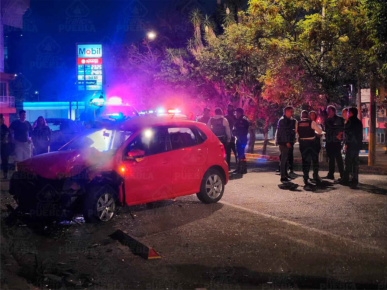 Borrachazo atrás de Plaza Dorada deja dos autos en pérdida total