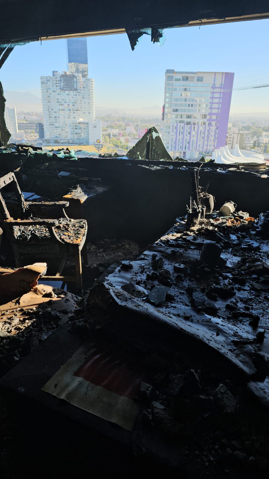 Alerta en Torres Palma tras fuerte incendio en un departamento_foto