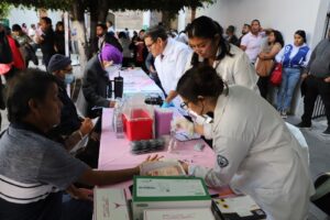 Ceci Arellano encabeza las Jornadas Ciudadanas Por Amor a las Familias Doctores