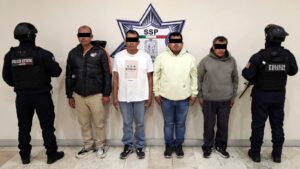 Detiene a cuatro hombres presuntamente dedicados al robo a transporte de carga rateros