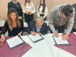 IEEA firmó un convenio con la Fundación Traxión, consolidando el programa “En Ruta por la Educación” ll Cortesía SEPGobPue