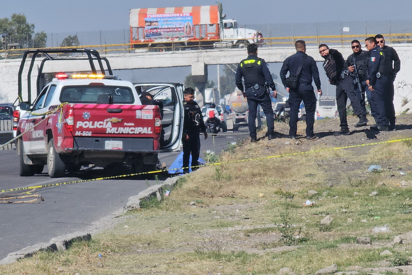 Hallaron el cuerpo sin vida de una mujer en la autopista México- Puebla_foto1