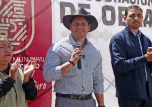 Omar Muñoz entrega su primera obra en Cuautlancingo Discurso