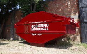Omar Muñoz fortalece los lazos educativos en Cuautlancingo Contenedor
