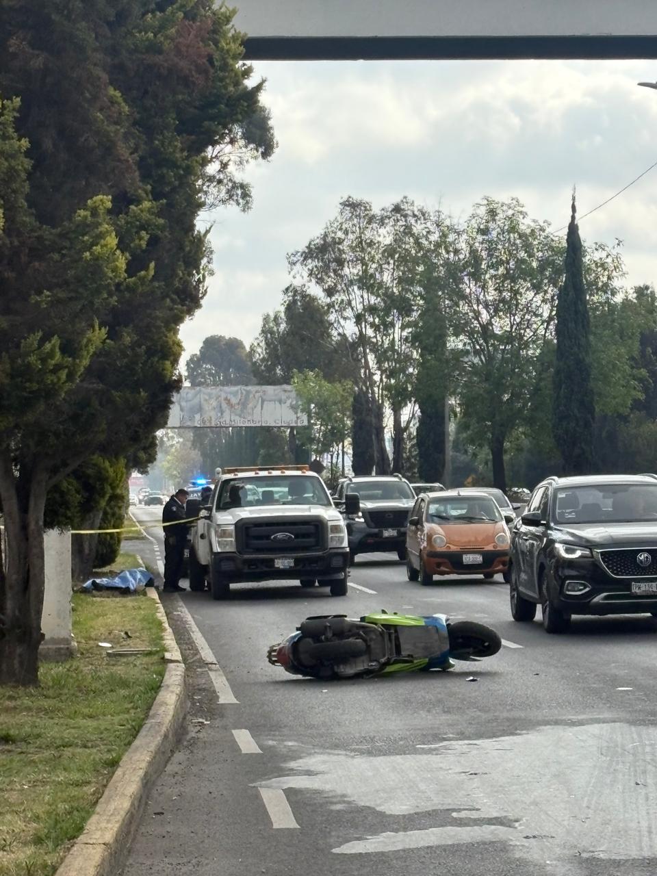 Motociclista murió tras derrapar en la Recta a Cholula_FOTO