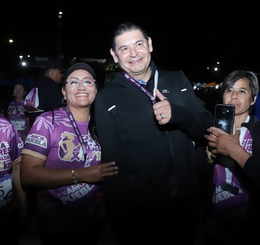 Éxito la primera Carrera de la Mujer en Puebla 1