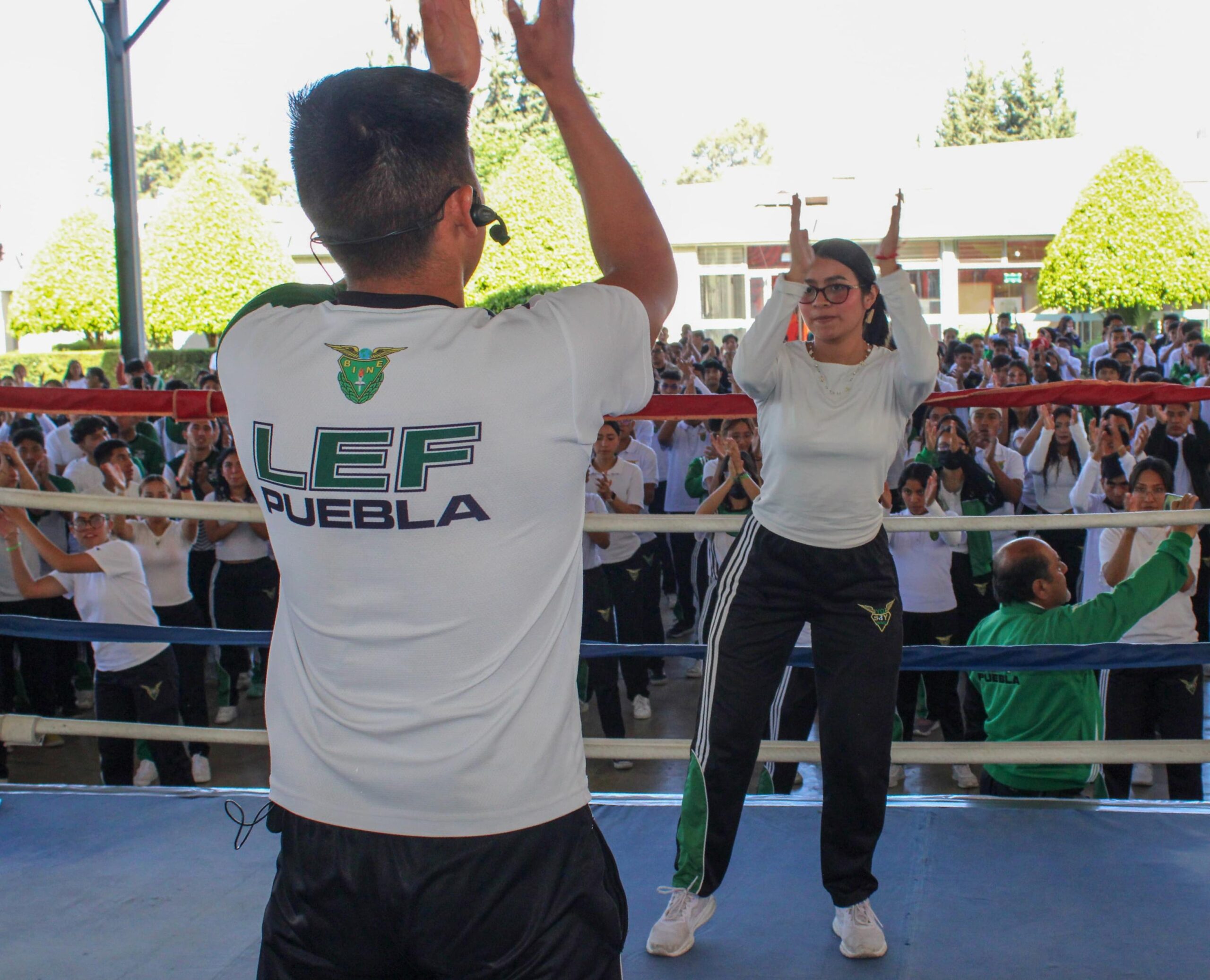 Gaby La Bonita Sánchez dio una clase masiva de boxeo a estudiantes