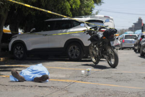 Hombre murió tras ser presuntamente sorprendido robando en el Mercado Morelos Muerto Policía