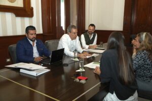 Pepe Chedraui encabeza reunión informativa sobre el estacionamiento rotativo en Puebla Junta