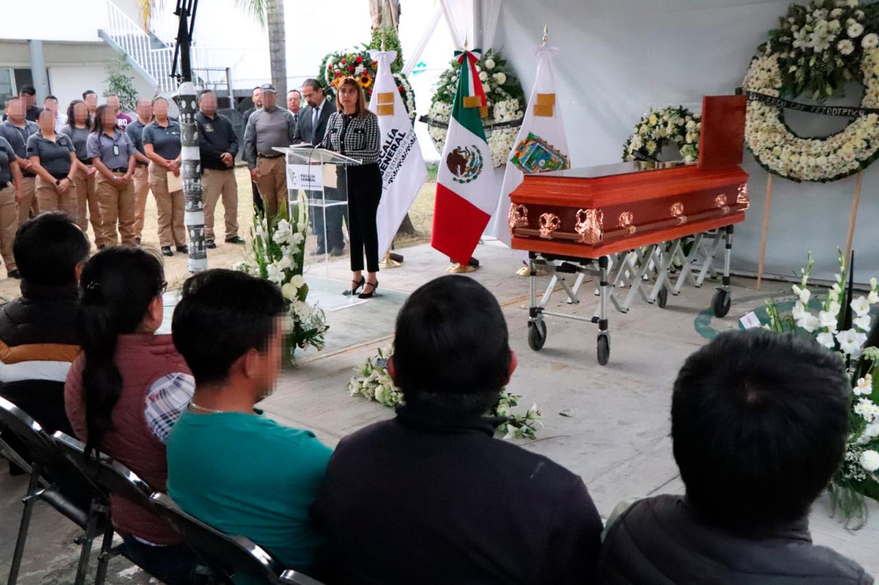 Personal de la Fiscalía rindió homenaje a agente asesinado en Tecamachalco_foto1