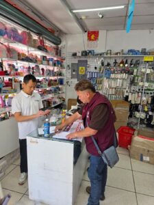 Clausuran cuatro tiendas chinas con importaciones ilegales en el Centro Histórico Productos