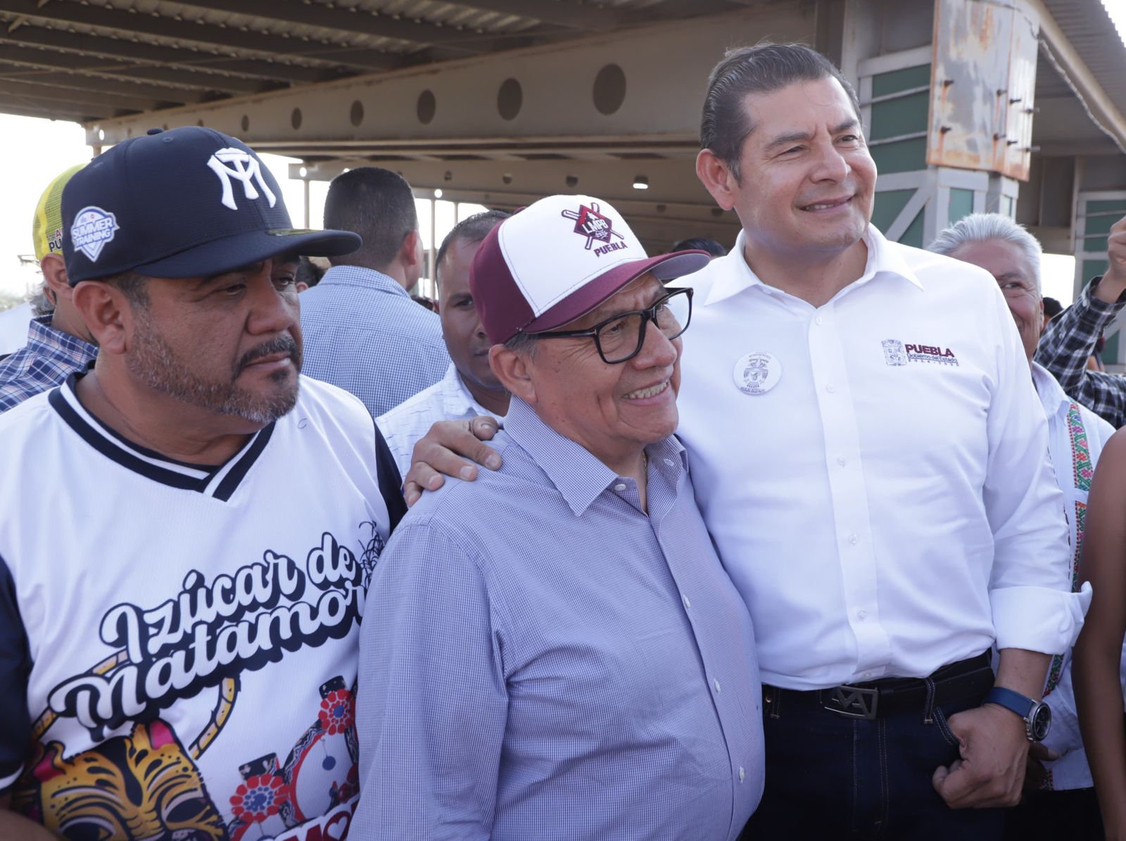 Armenta apoyó la Liga Metropolitana de Béisbol