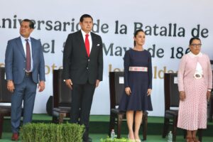 Armenta encabeza su primer desfile del 5 de Mayo como gobernador Alejandro