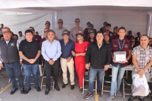Entrega Gobierno de la Ciudad uniformes y equipo de protección en el Rastro Municipal Encargados