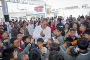 Inaugura Pepe Chedraui techado escolar en Primaria Club de Leones ALUMNOS