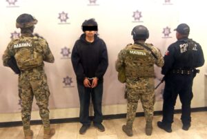 Policia Estatal y la Marina frustran un robo de tractocamión en la autopista Tehuacán-Oaxaca Detenido