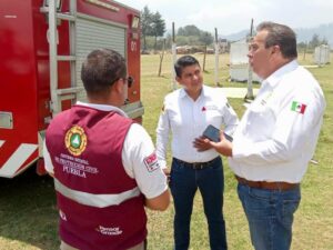 Supervisan avance del combate a incendio en Jilotzingo, Zacatlán Comandos