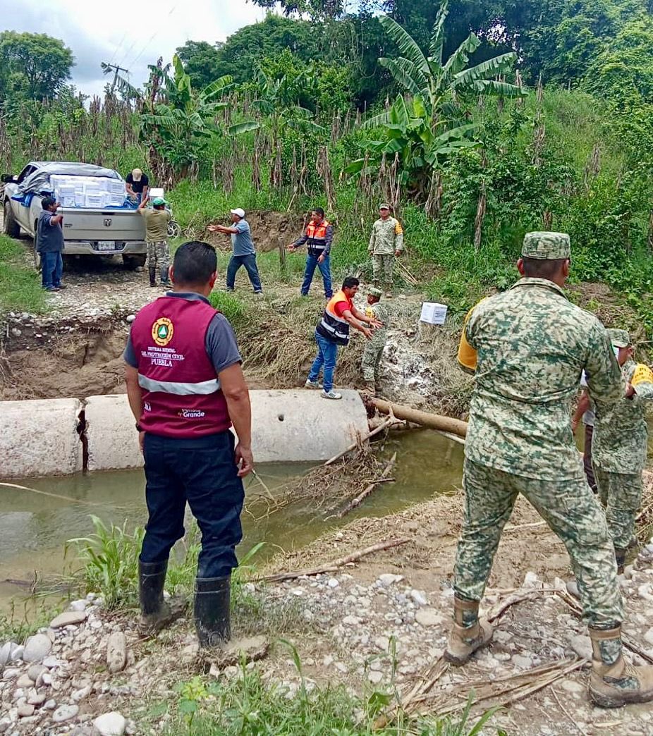 Atienden afectaciones por lluvias en municipios de Puebla Militares