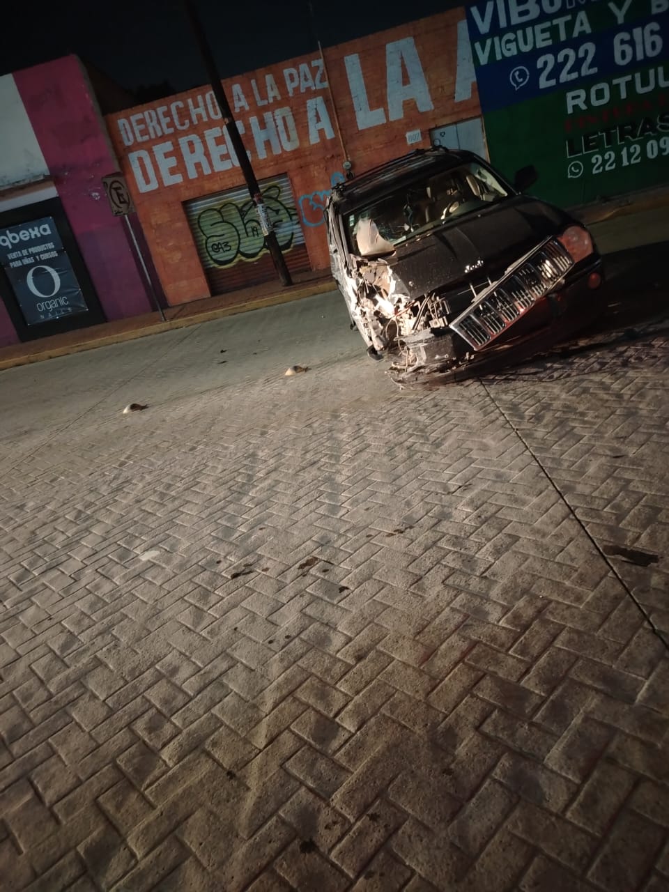 Conductor en presunto estado de ebriedad provocó aparatoso choque en San Pedro Cholula Calle