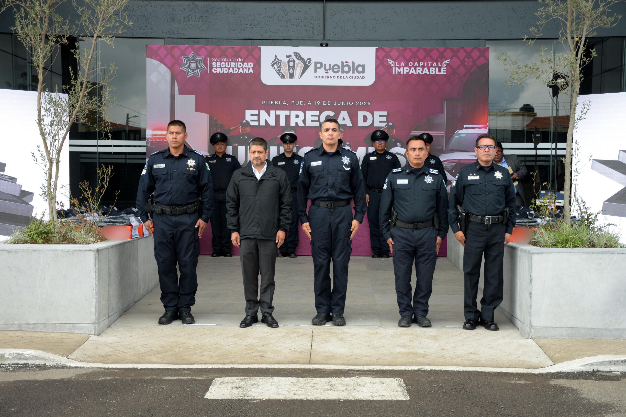 Entregan nuevos uniformes a policías municipales para fortalecer identidad y confianza ciudadana ceremonia Pallares Miranda