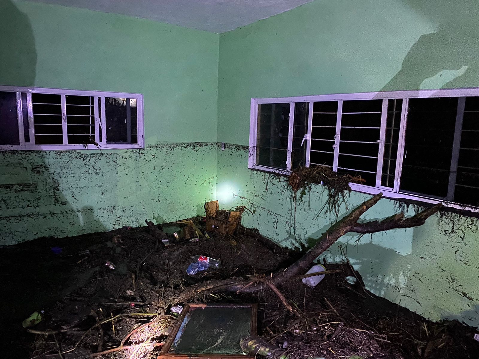 Fuerte lluvia causa fuertes afectaciones en  Izúcar de Matamoros y Tepeojuma casa