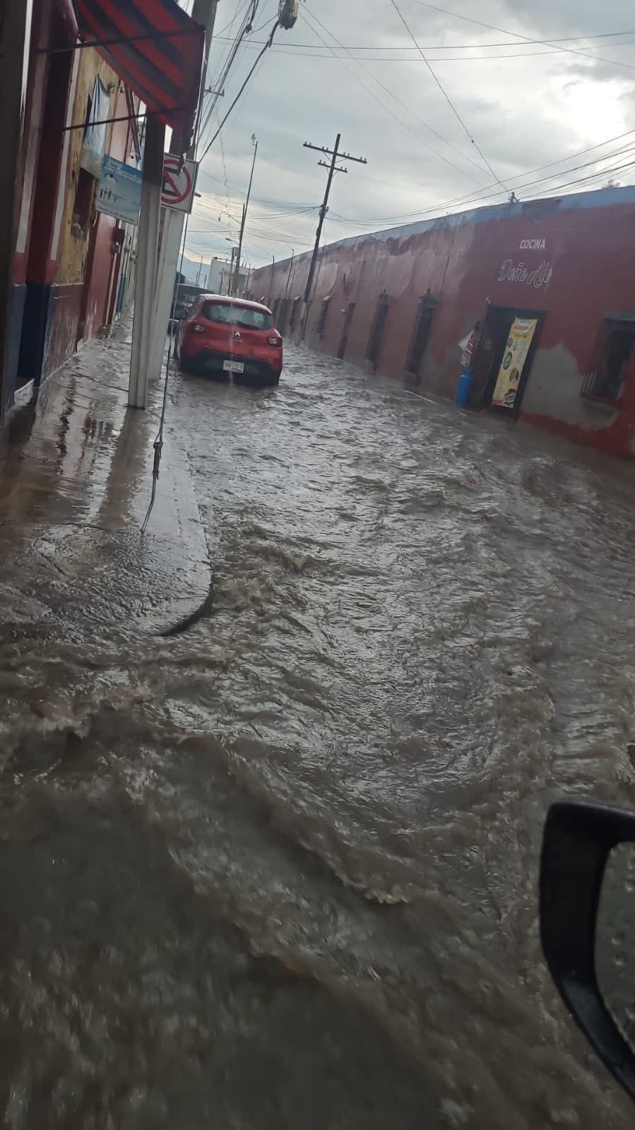 Fuerte tromba causa estragos en Atlixco_foto2