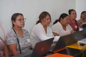 Puebla fortalece la autonomía económica de mujeres mediante talleres comunitarios