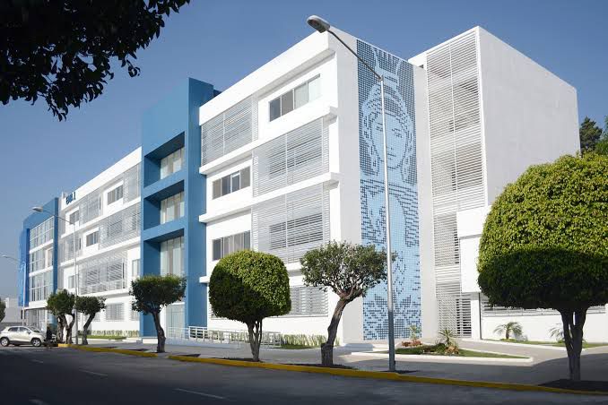Pide Armenta duplicar matrícula en Medicina en Puebla