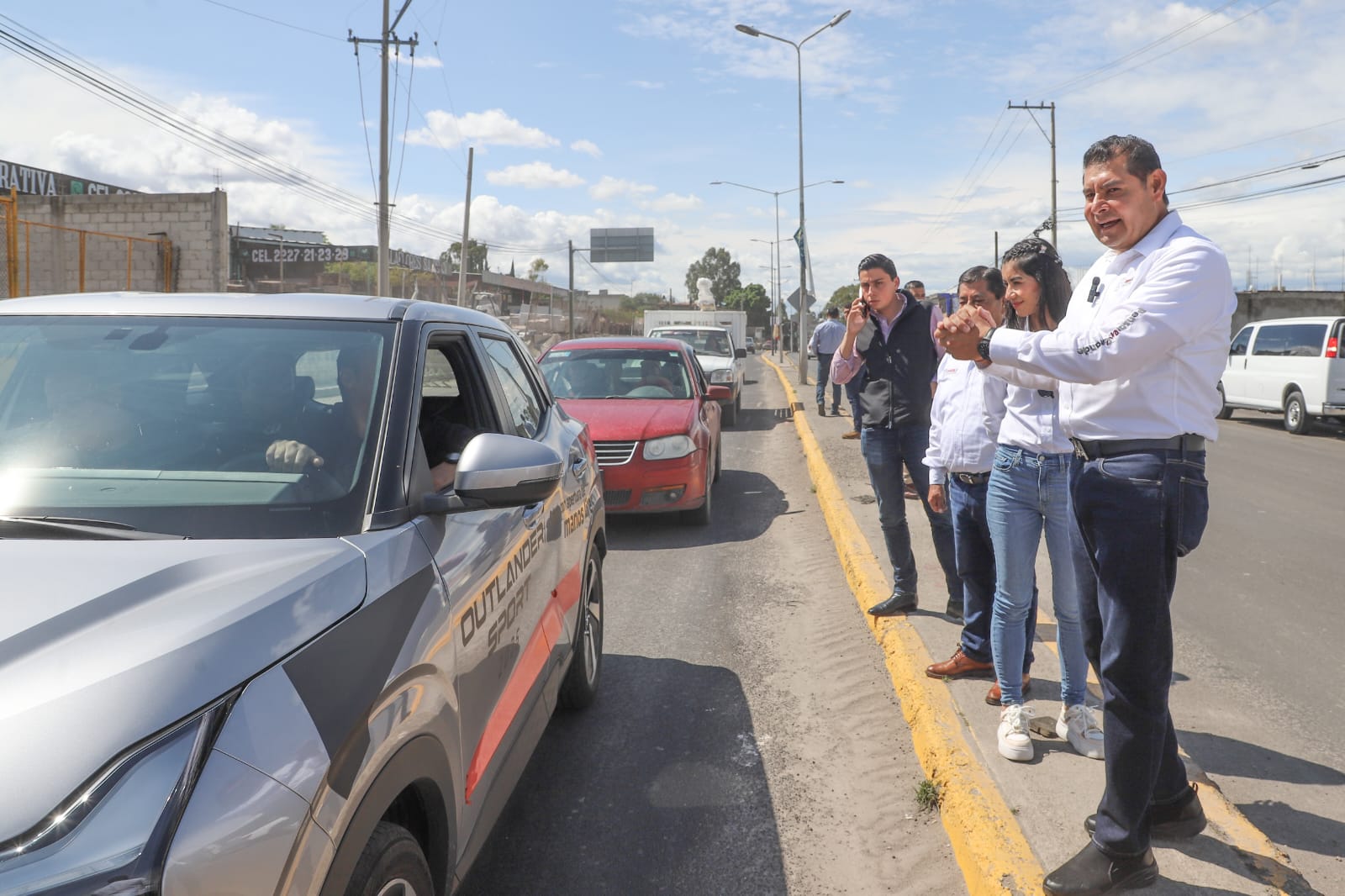 Armenta supervisa avances en la rehabilitación de la carretera San Francisco Totimehuacán–San Baltazar Tetela