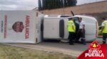 Atiende Gobierno de Puebla volcadura de ambulancia en Periférico Ecológico
