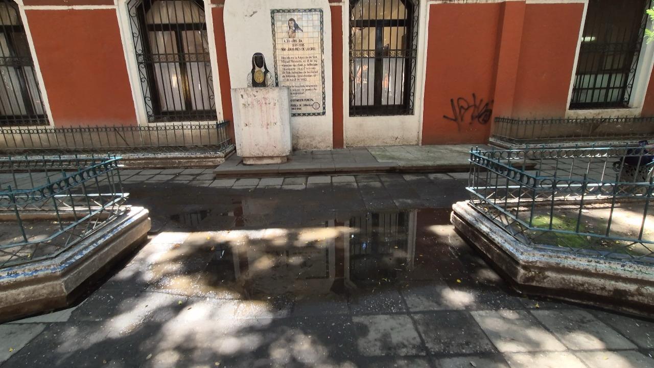 Inician trabajos de rehabilitación en la plazuela Sor Juana Inés de la Cruz parque