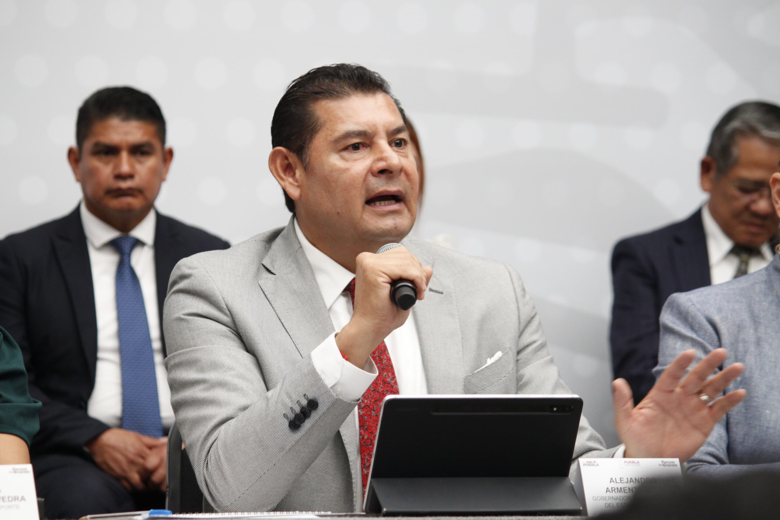 Armenta propone inyección contra agresores de menores