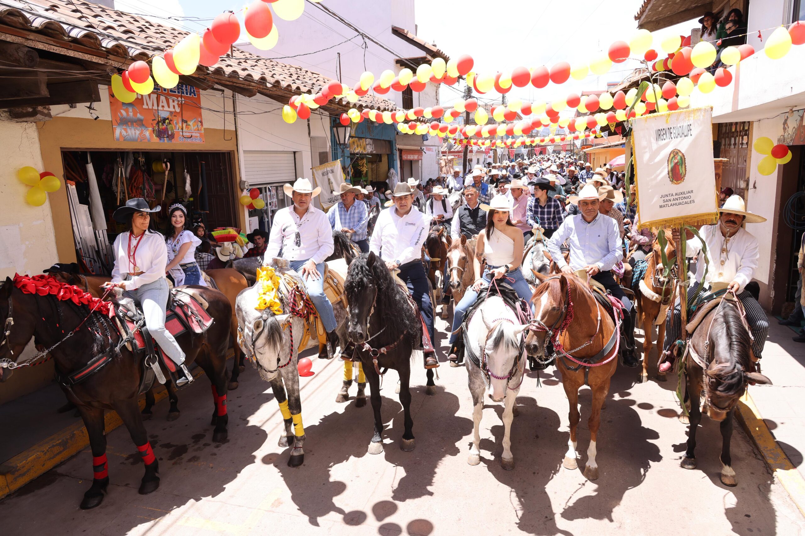Tradición y cultura: más de mil jinetes celebran a Santiago Apóstol en Chignahuapan