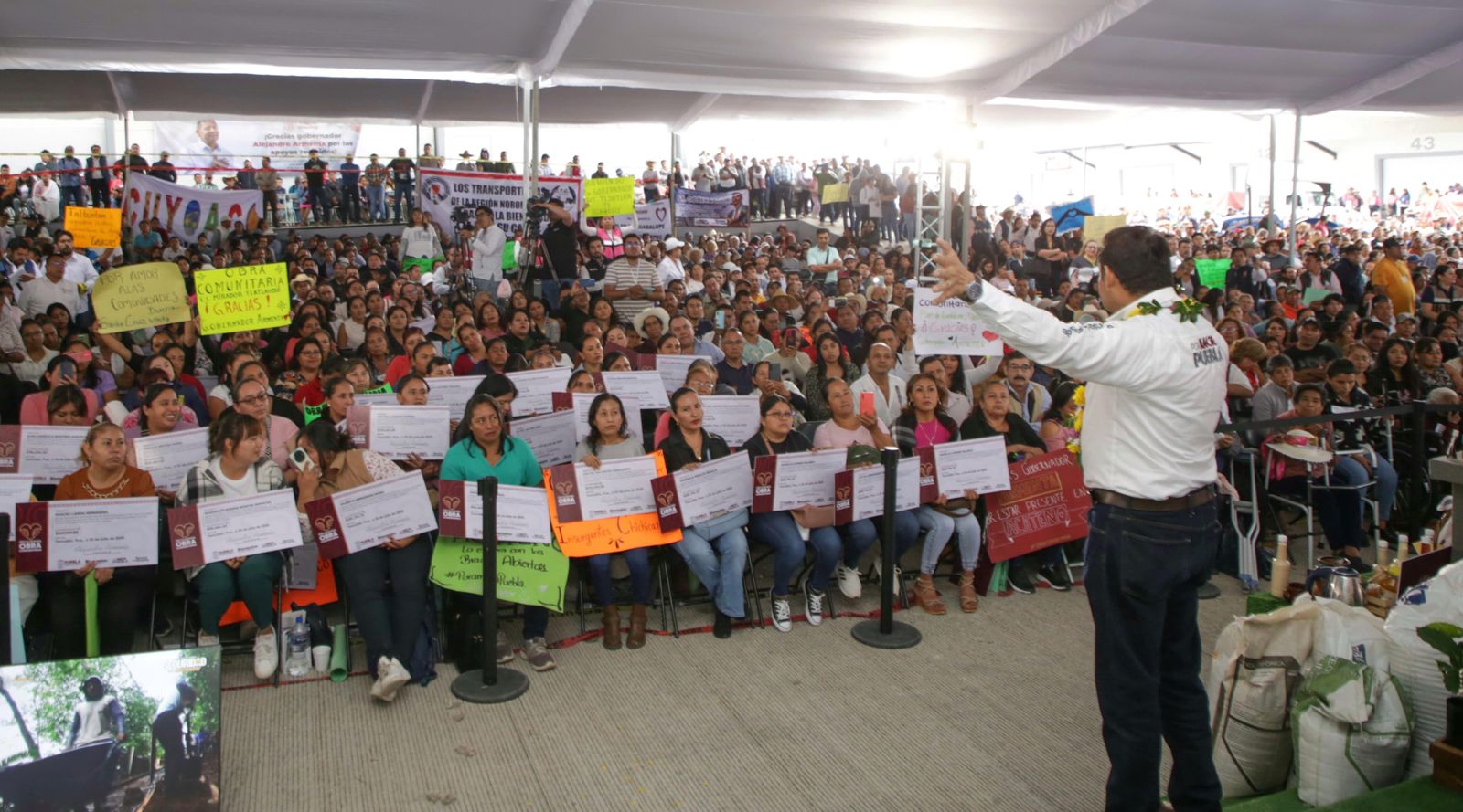Alejandro Armenta entrega 30 millones de pesos para obras comunitarias en Teziutlán y Tlatlauquitepec