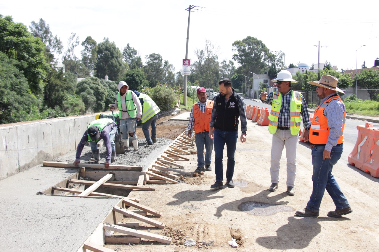 Ayuntamiento construye muro preventivo a un costado del Río Alseseca construcción