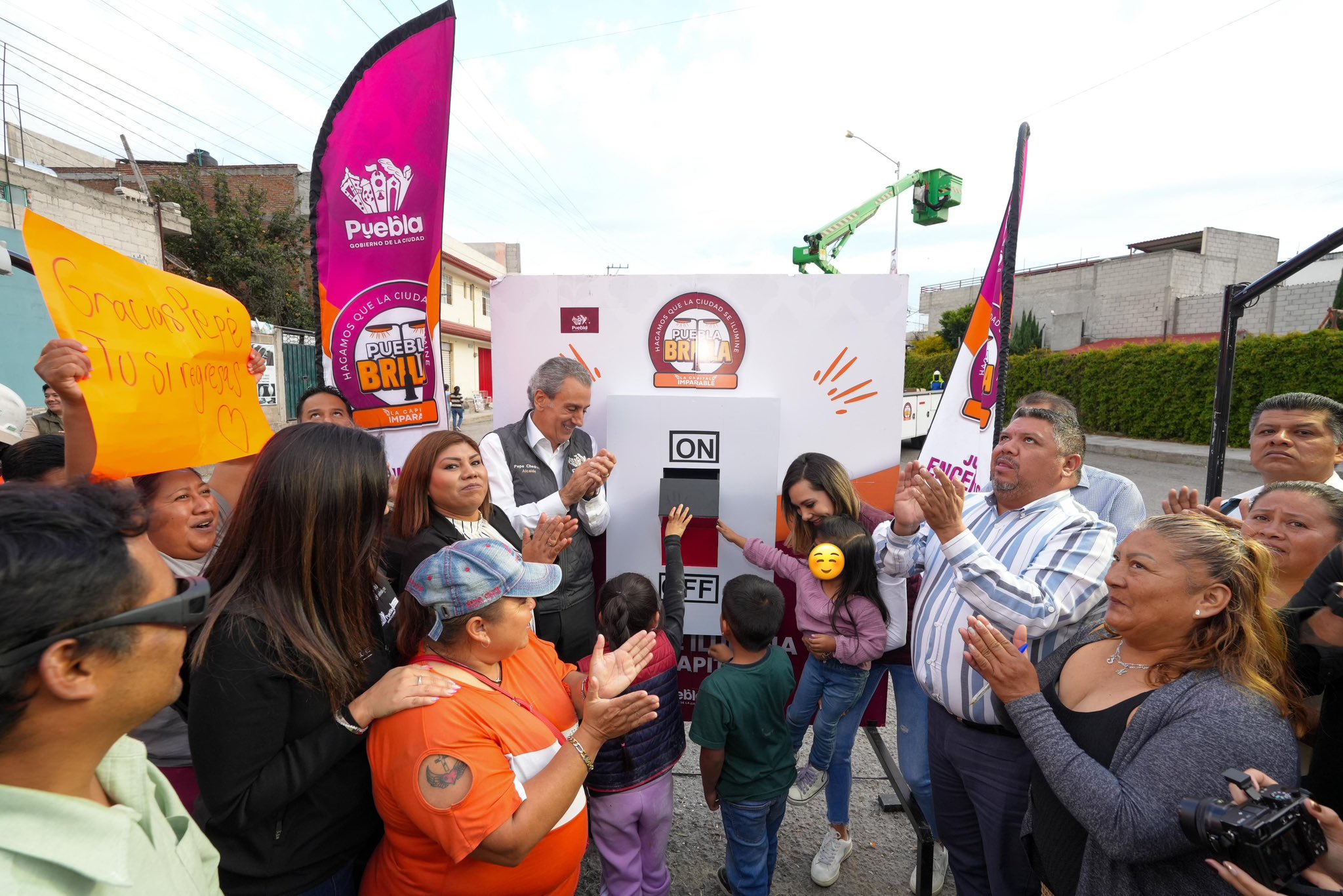 Con nueva iluminación LED, “Puebla Brilla” en Constitución Mexicana Colonia