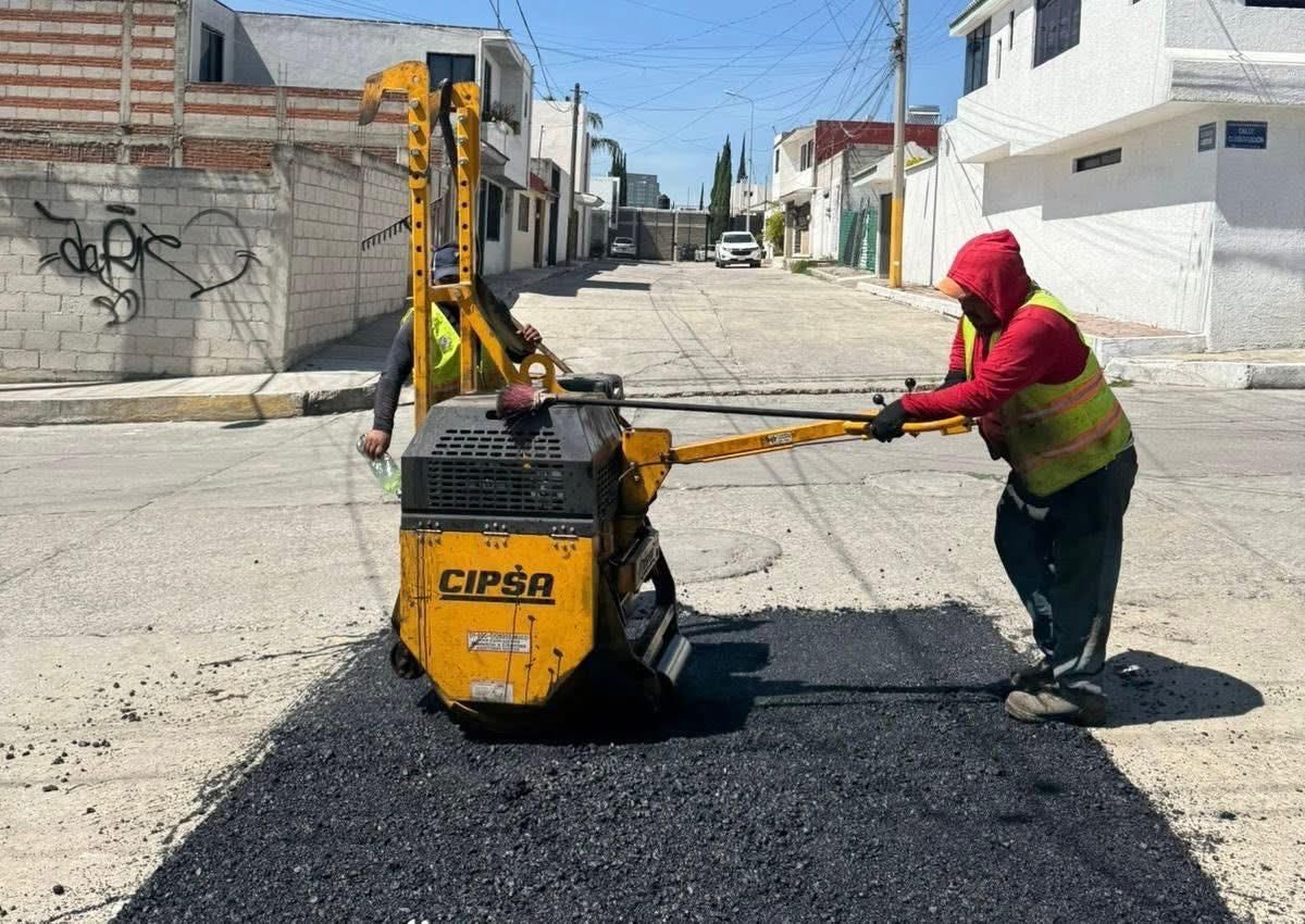 Intensifica Gobierno Municipal campaña “Bacheando Puebla” trabajos