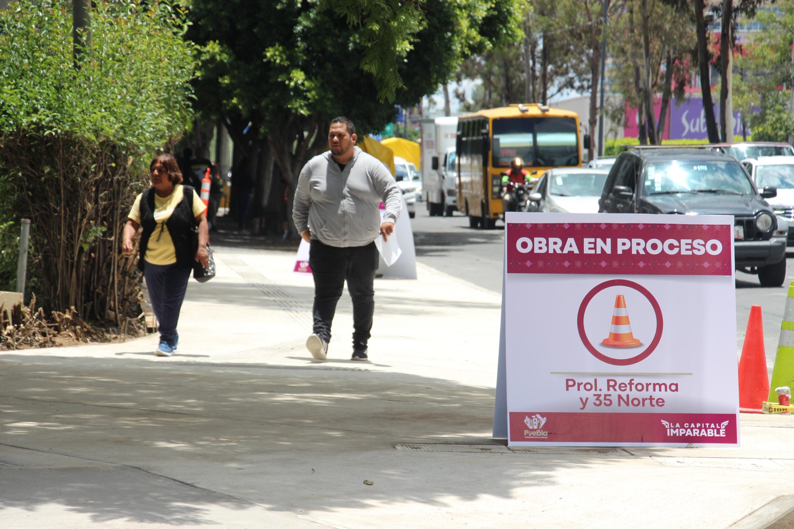Puebla refuerza cruces viales para proteger peatones