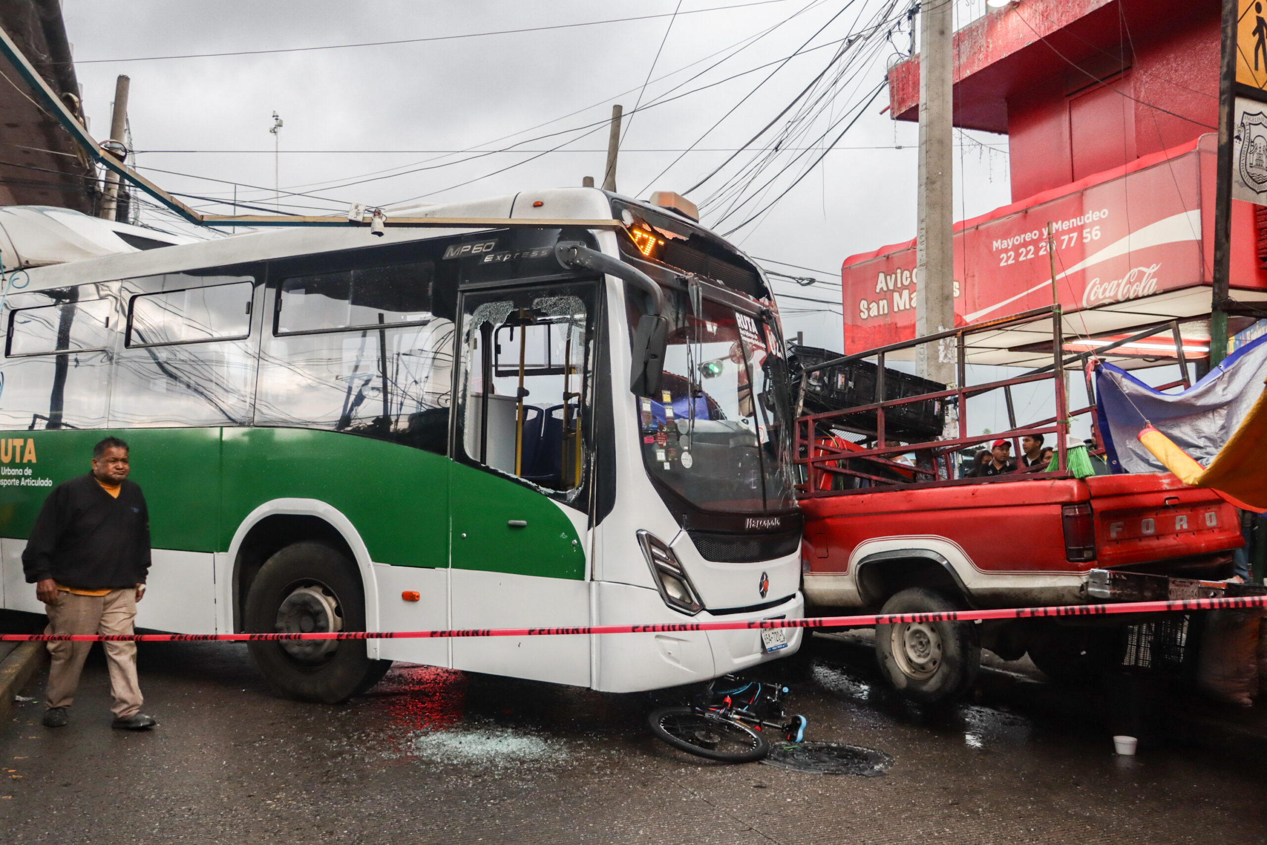 Fuerte accidente de la RUTA en el Bulevar Norte deja varios lesionados