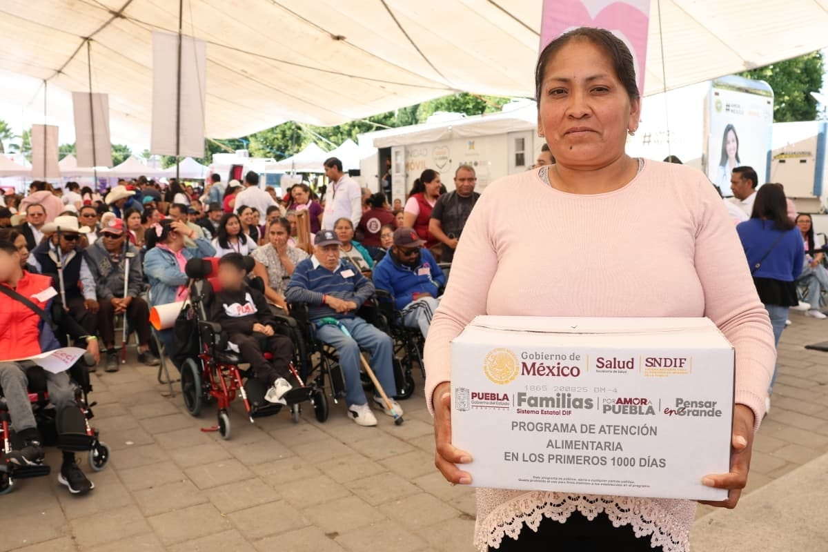 Ceci Arellano entregó apoyos por más de 9.6 millones de pesos en Acatzingo despensa