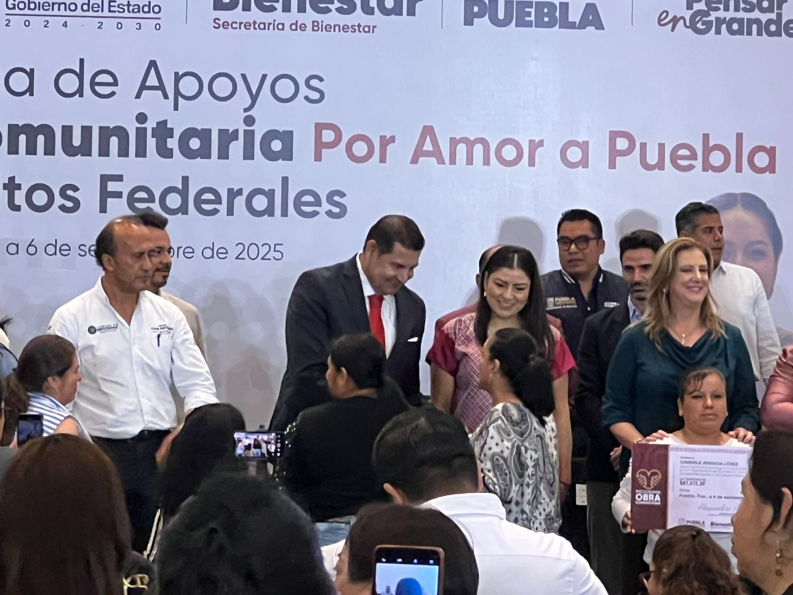 Puebla entrega 17 millones de pesos a 197 proyectos comunitarios Armenta
