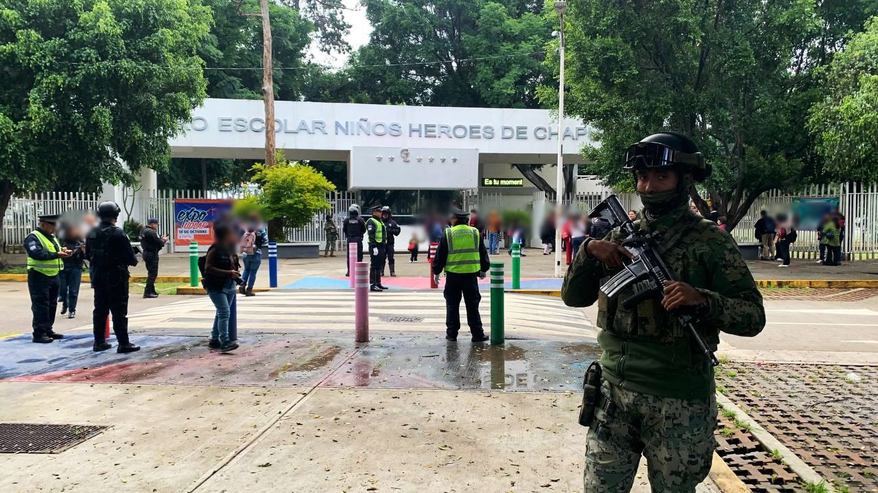 Refuerzan seguridad en escuelas de Puebla por inicio de clases militar