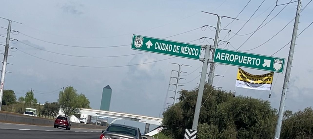 Socavón cierra vialidad al aeropuerto de Huejotzingo