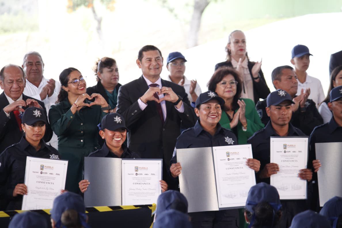Se gradúa primera generación de la UCIPS en Amozoc